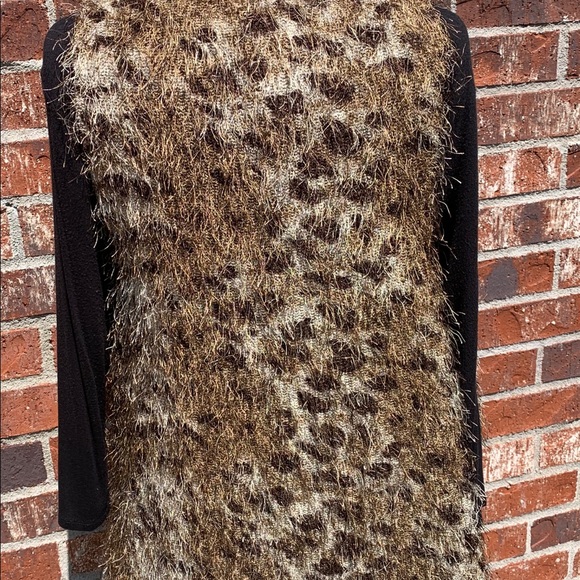 3-Way Leopard Vest - Picture 3 of 7